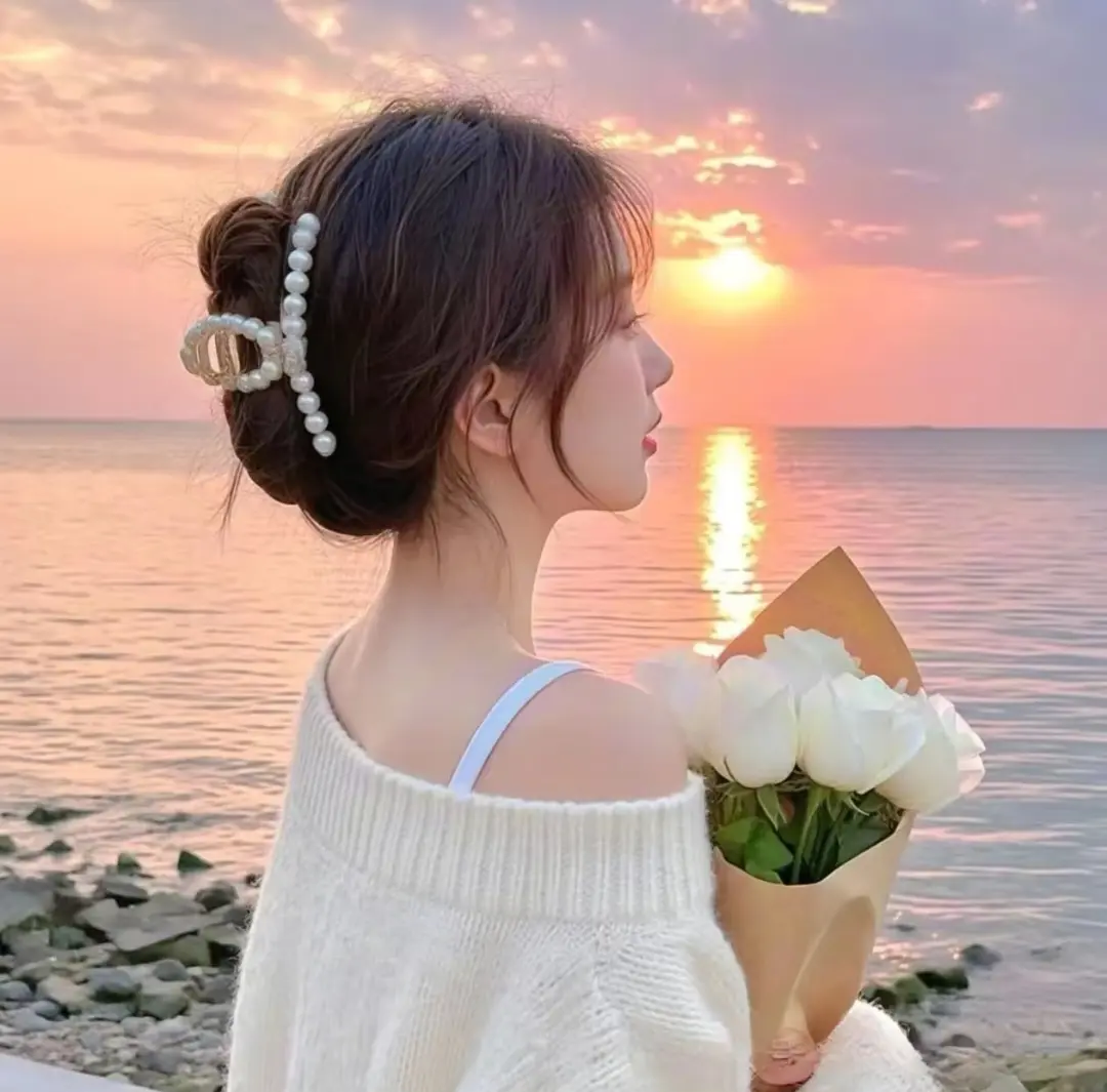 《泡在我家的辣妹》相关资源图片